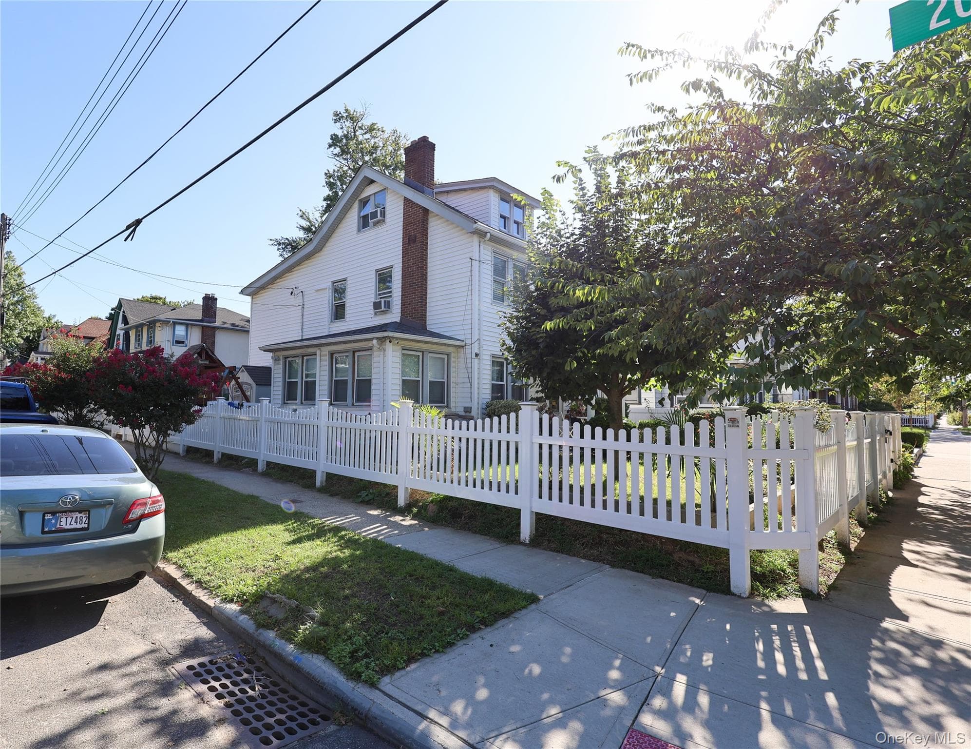 20020 104th Avenue thumbnail 2