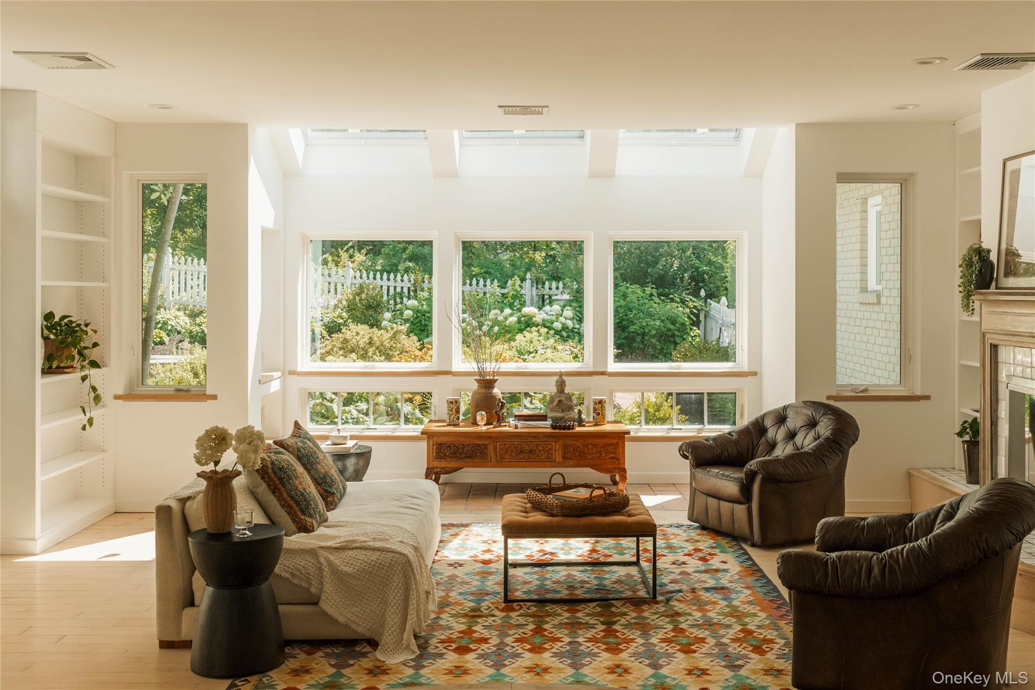 596 Hurley Avenue thumbnail 3