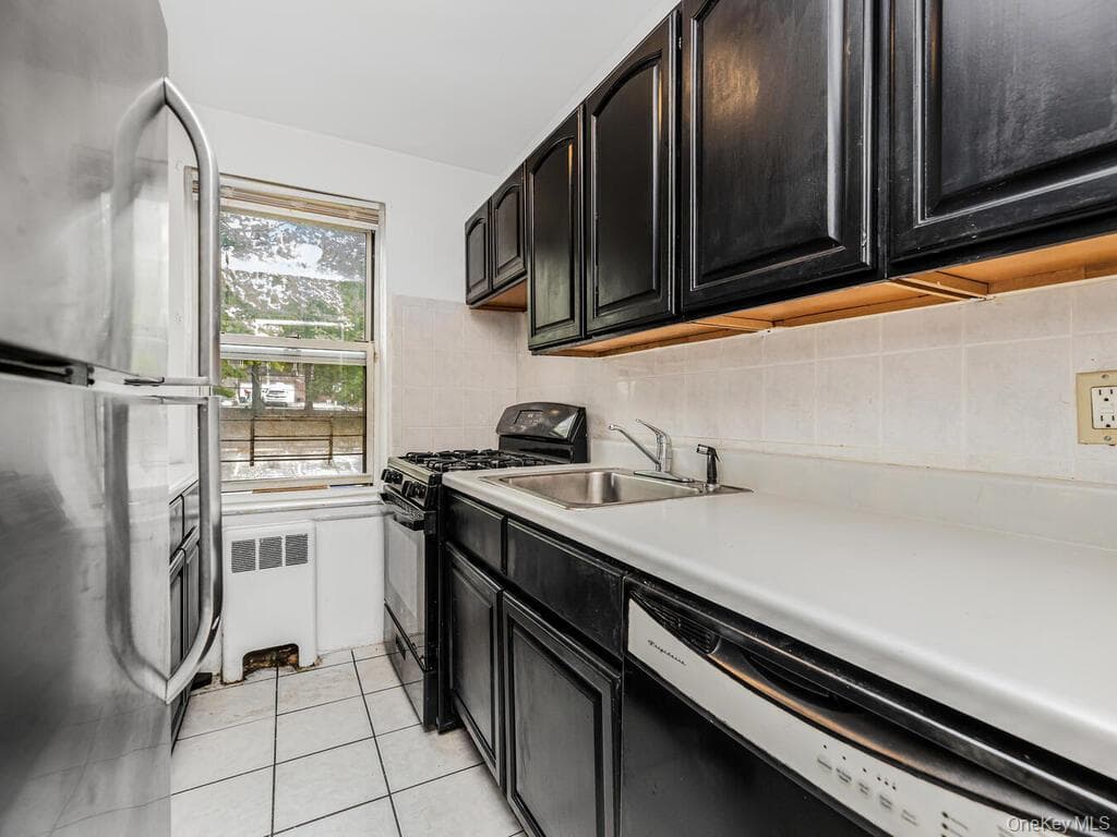 144 Ravine Avenue Unit: 2C thumbnail 2