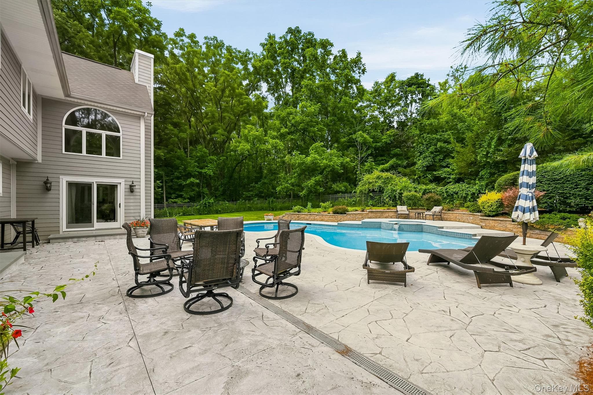 7 Greenfield Drive thumbnail 38