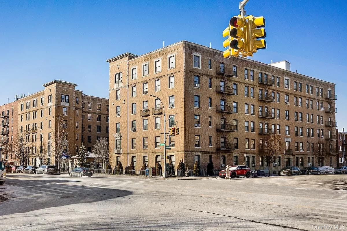 148-09 Northern Boulevard Unit: 6L, Flushing