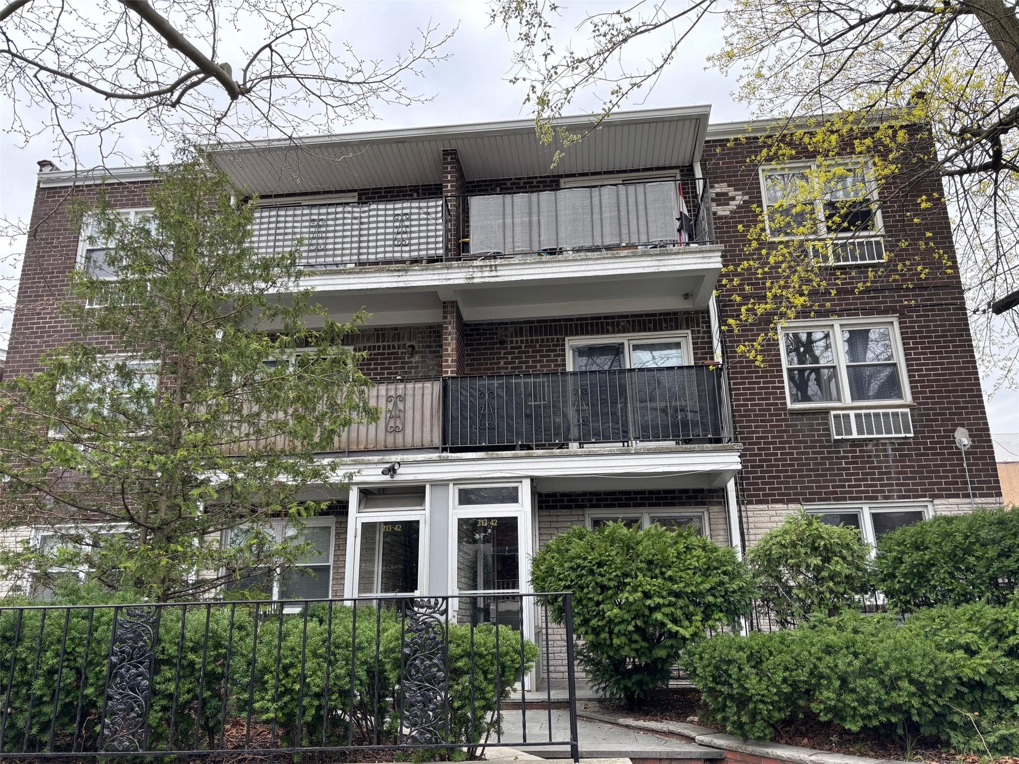 213-39 35 Ave Ave thumbnail 3