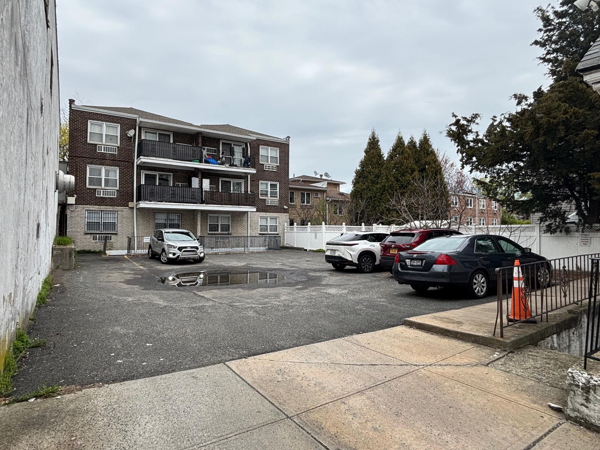 213-39 35 Ave Ave thumbnail 2