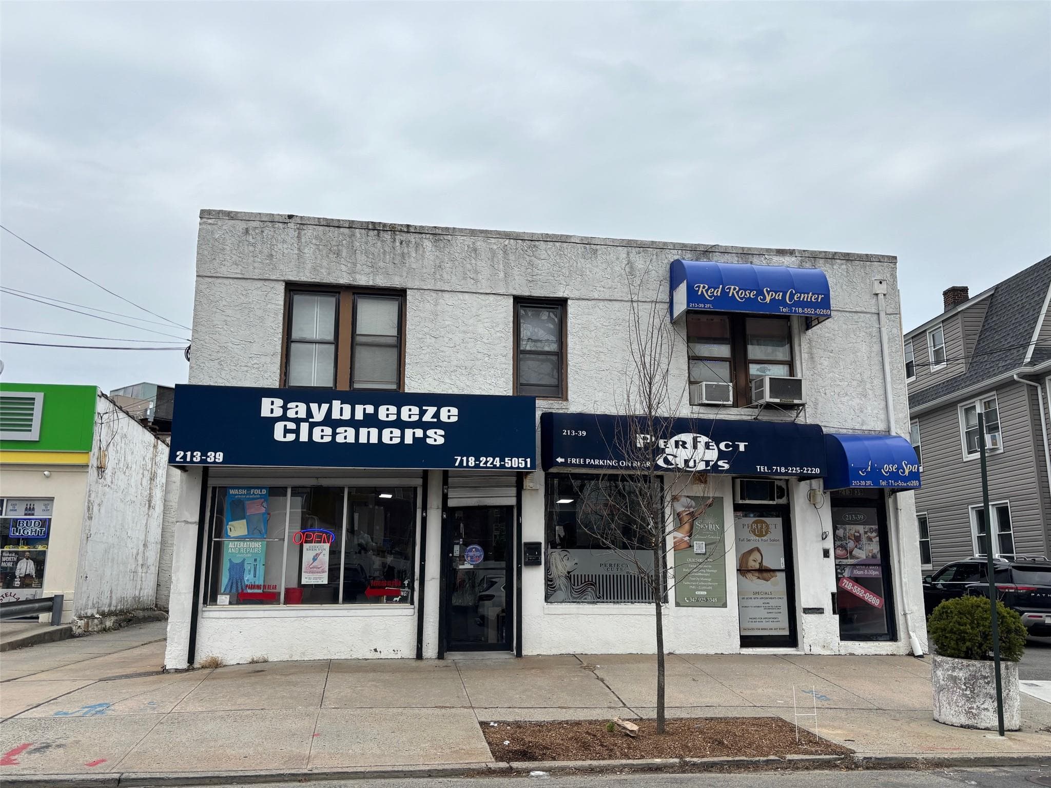 213-39 35 Ave Ave, Bayside