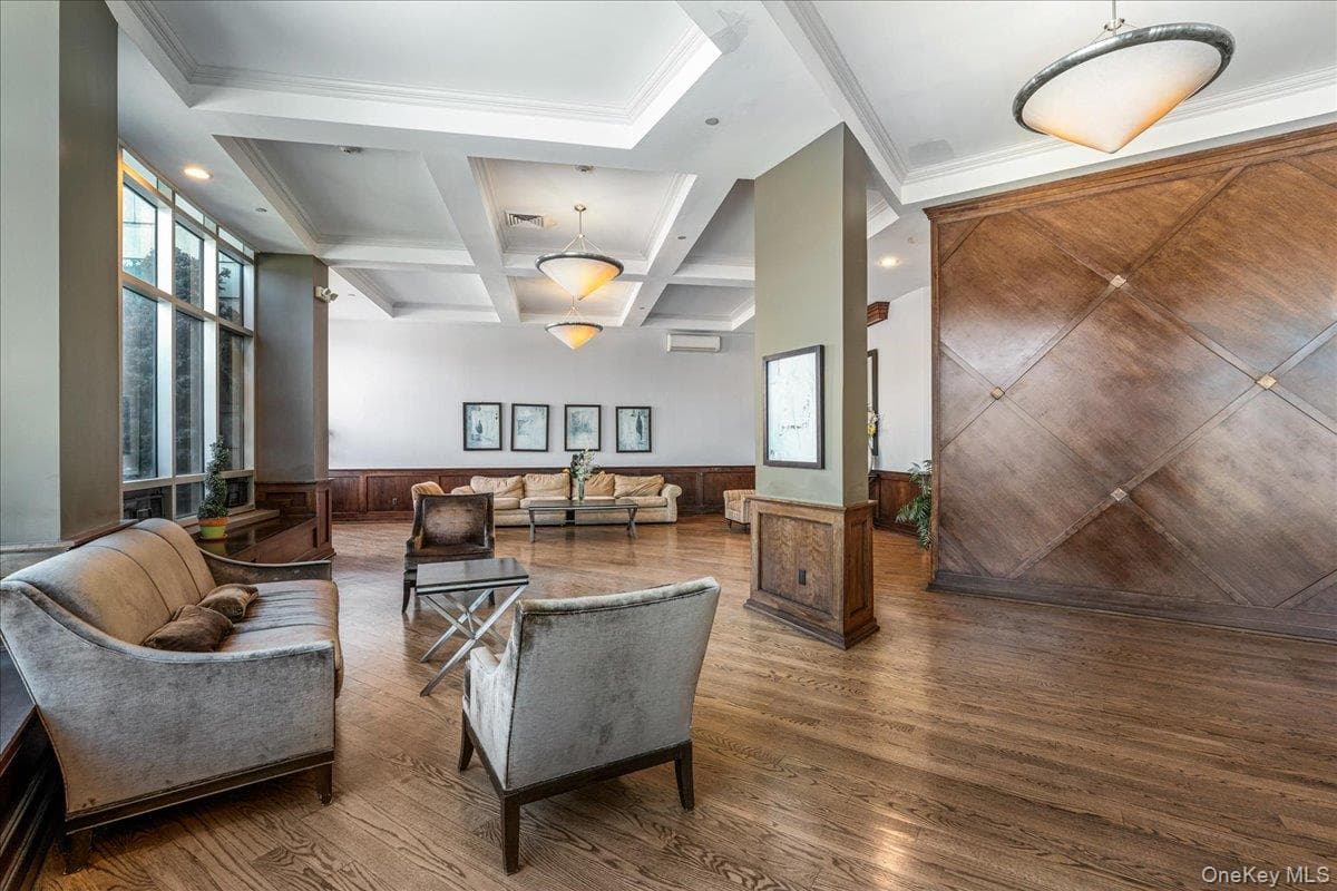 130 Post Avenue Unit: 324 thumbnail 2