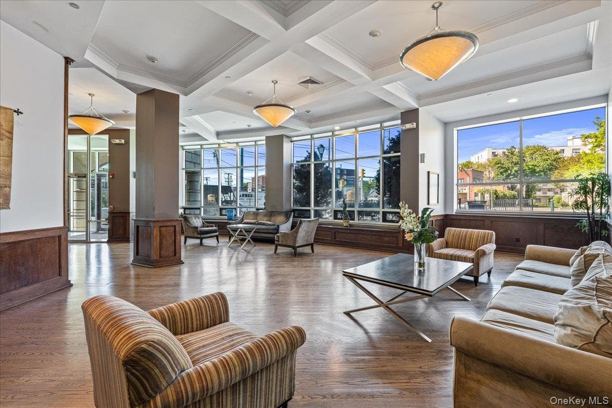 130 Post Avenue Unit: 324 thumbnail 3