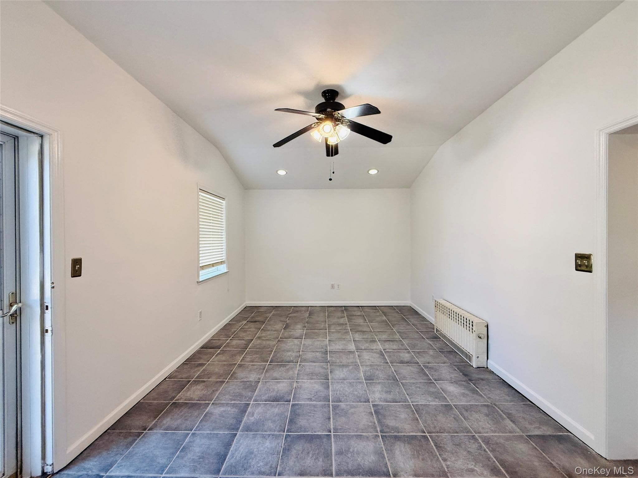 1374 Hobart Avenue thumbnail 17