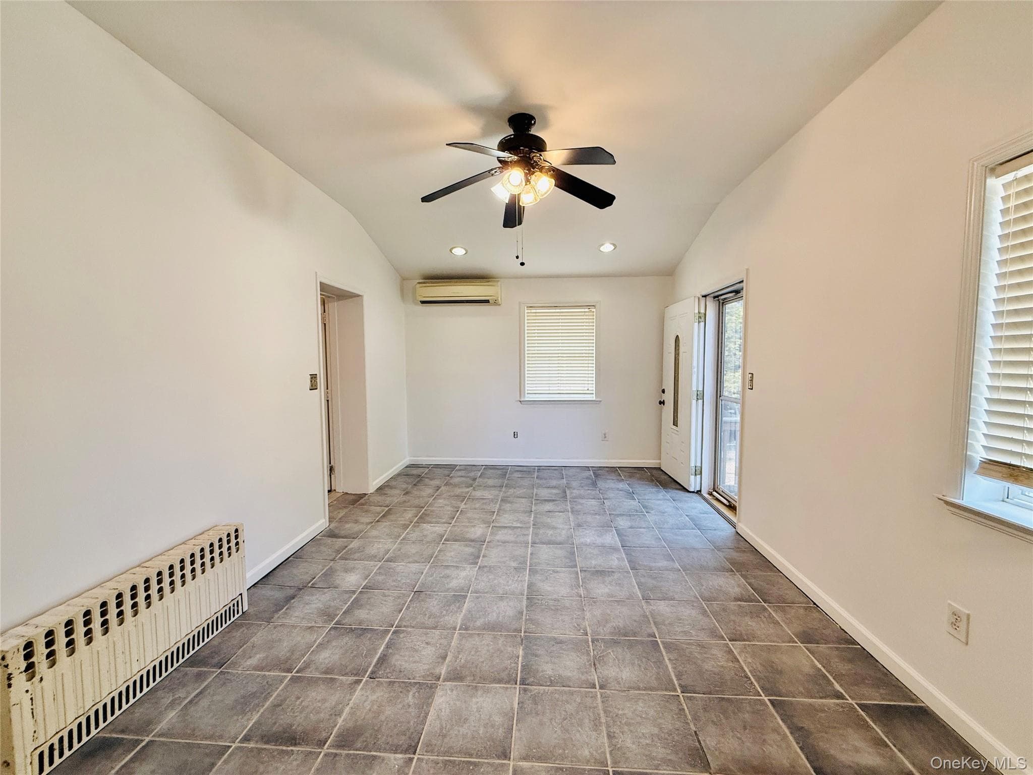 1374 Hobart Avenue thumbnail 15