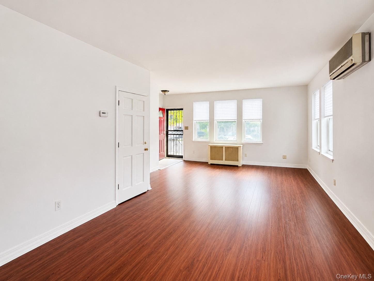 1374 Hobart Avenue thumbnail 4