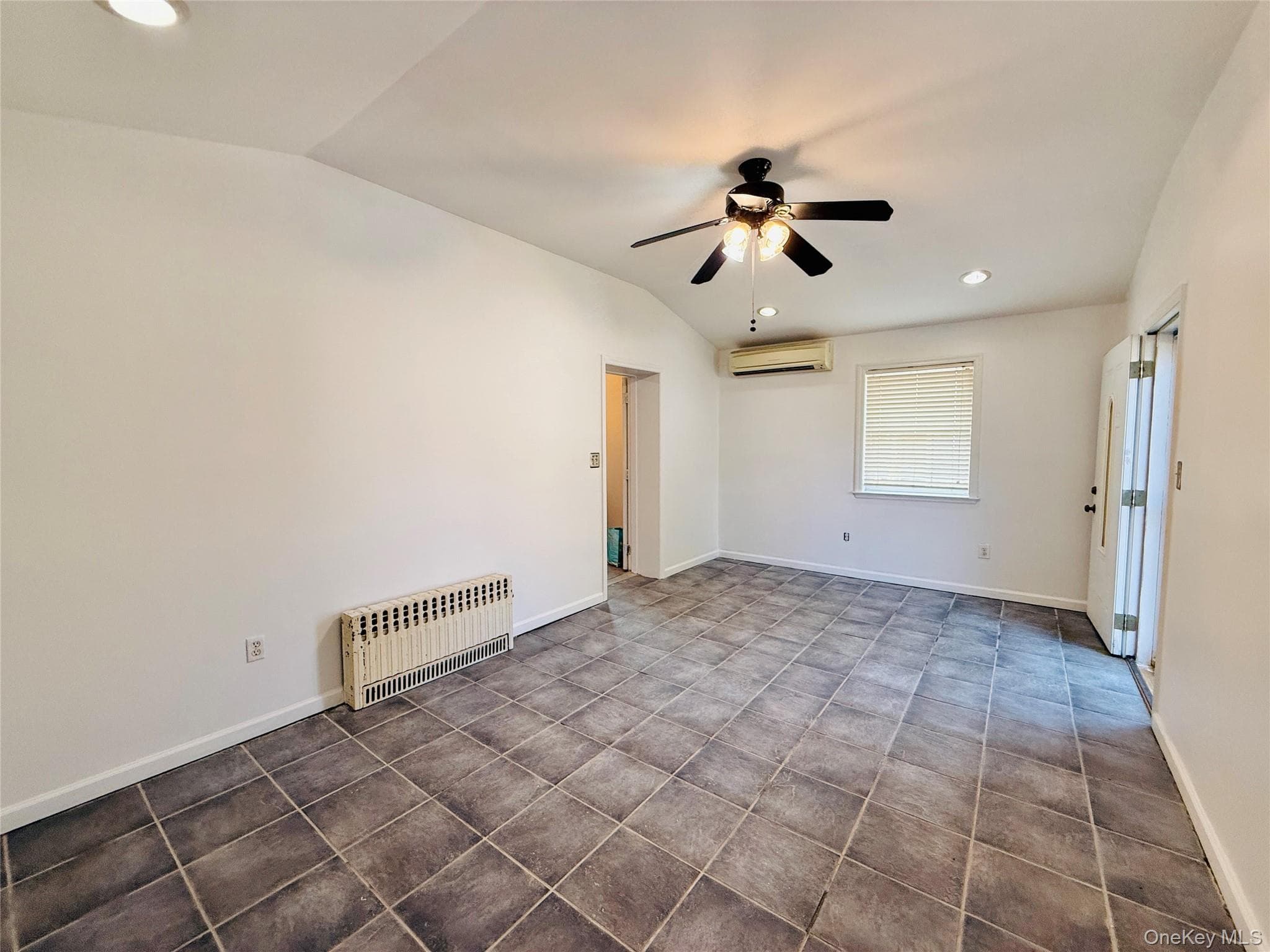 1374 Hobart Avenue thumbnail 16