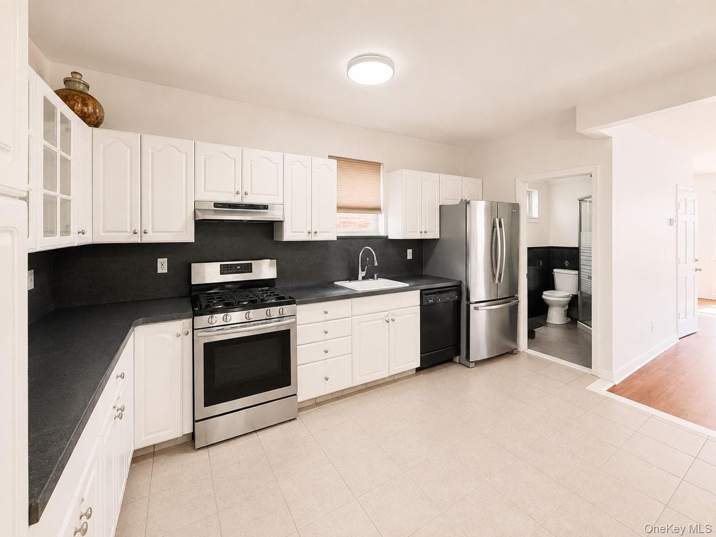 1374 Hobart Avenue thumbnail 9