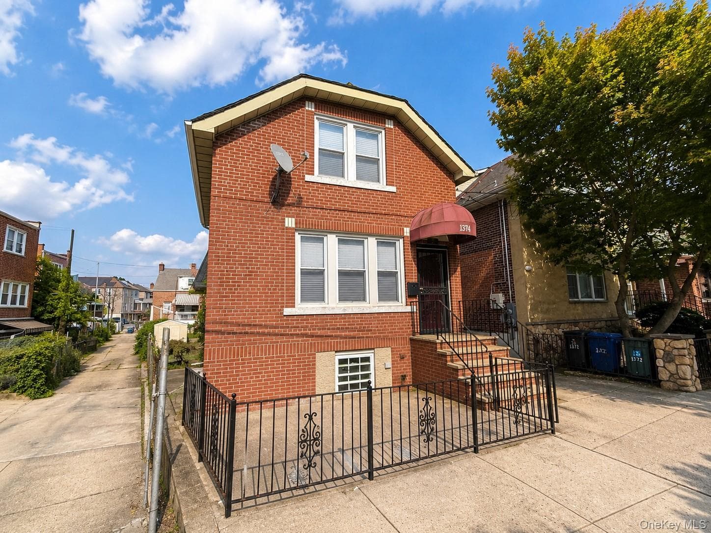 1374 Hobart Avenue thumbnail 3
