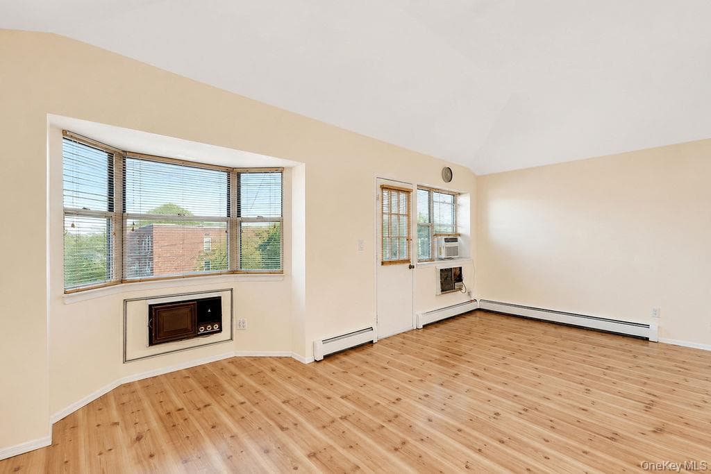 150-07 95th Street Unit: 3 thumbnail 4