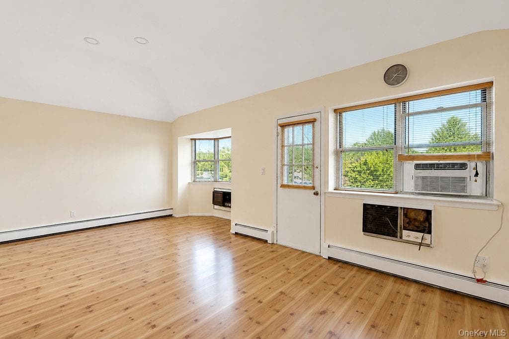 150-07 95th Street Unit: 3 thumbnail 3
