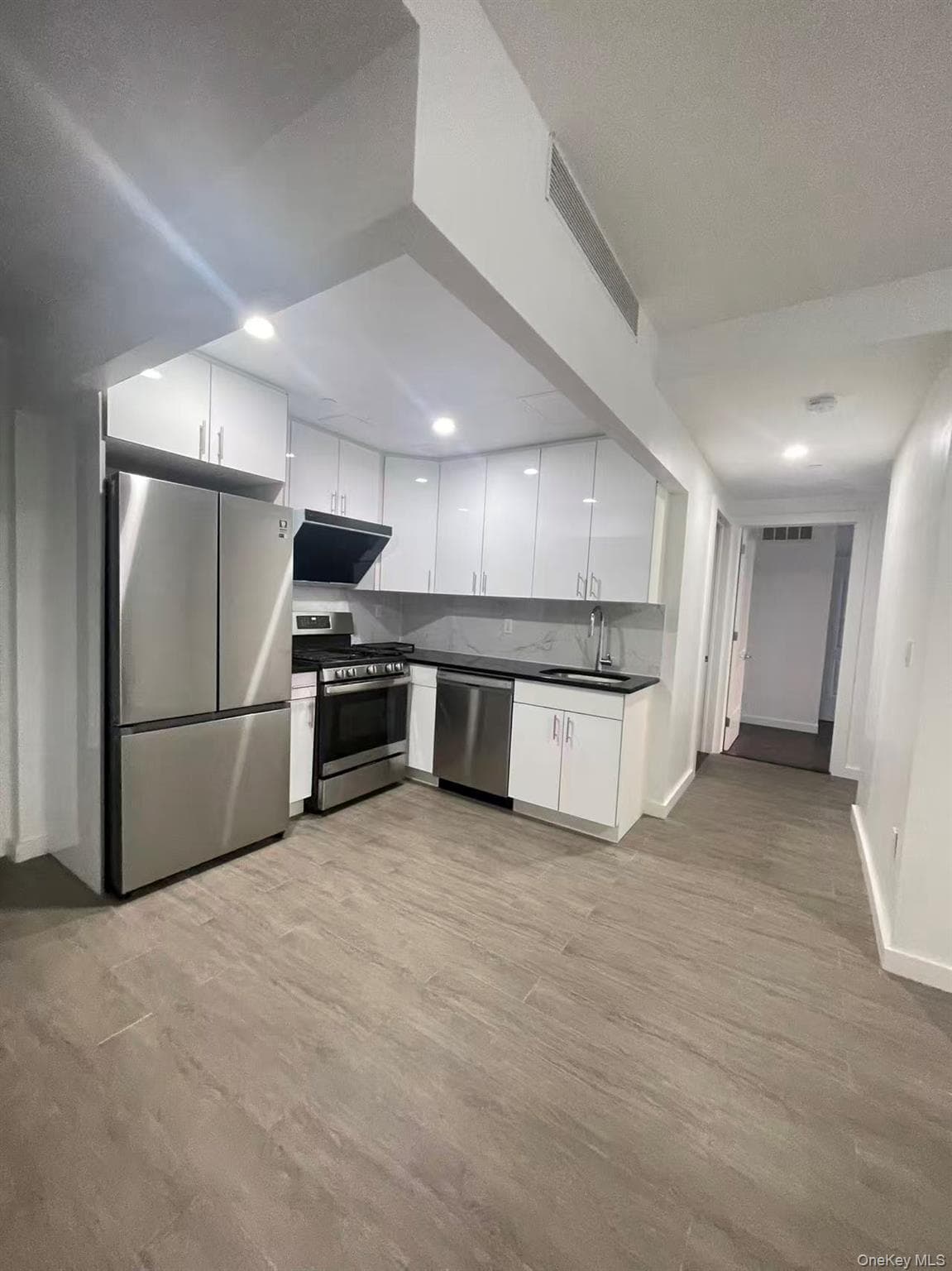 144-27 Sanford Avenue Unit: 2C thumbnail 7