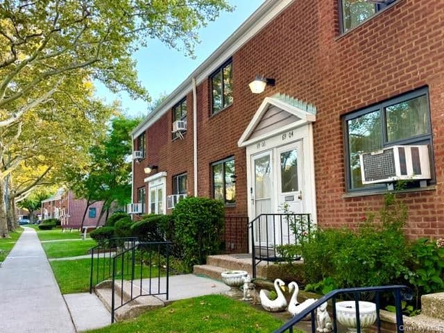 69-04 218th Street Unit: Duplex thumbnail 3