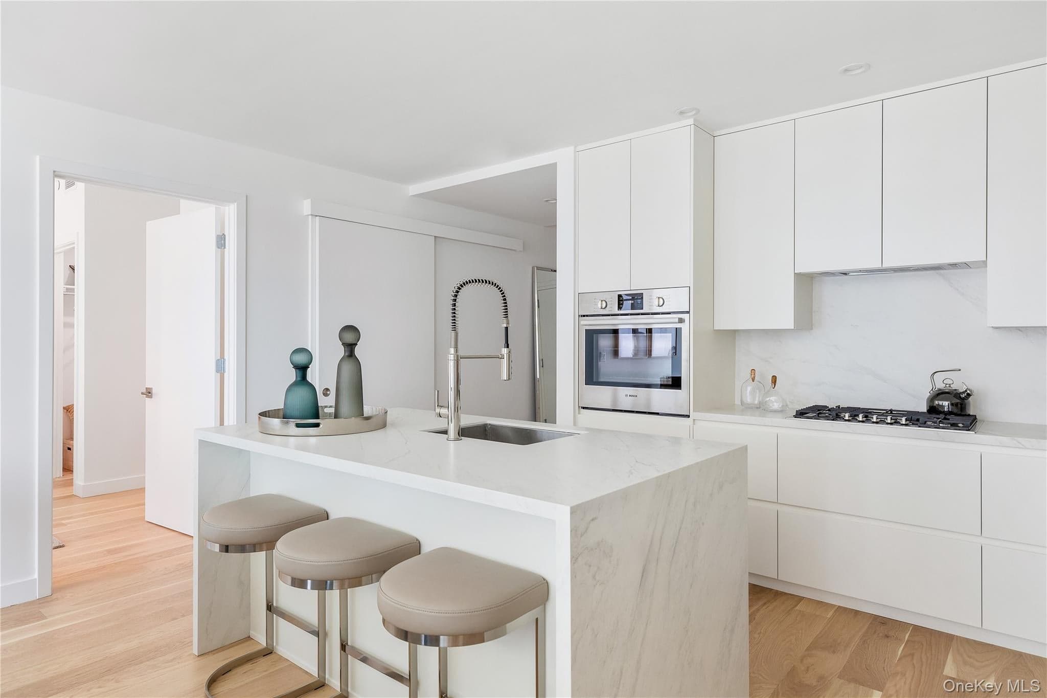 140 Boardwalk Unit: PH6 B thumbnail 2