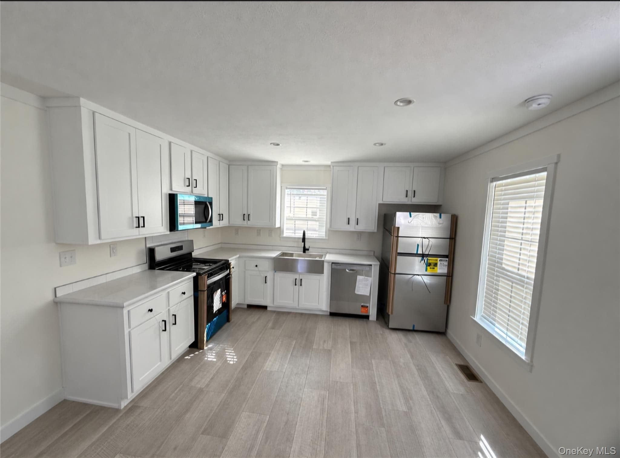 117 Forest Park (aka Hubert St) thumbnail 5