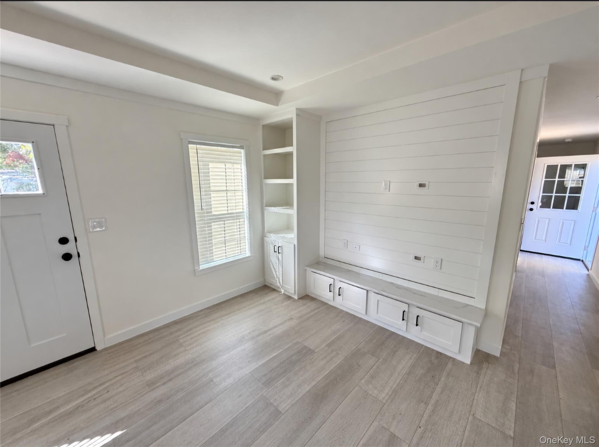117 Forest Park (aka Hubert St) thumbnail 3