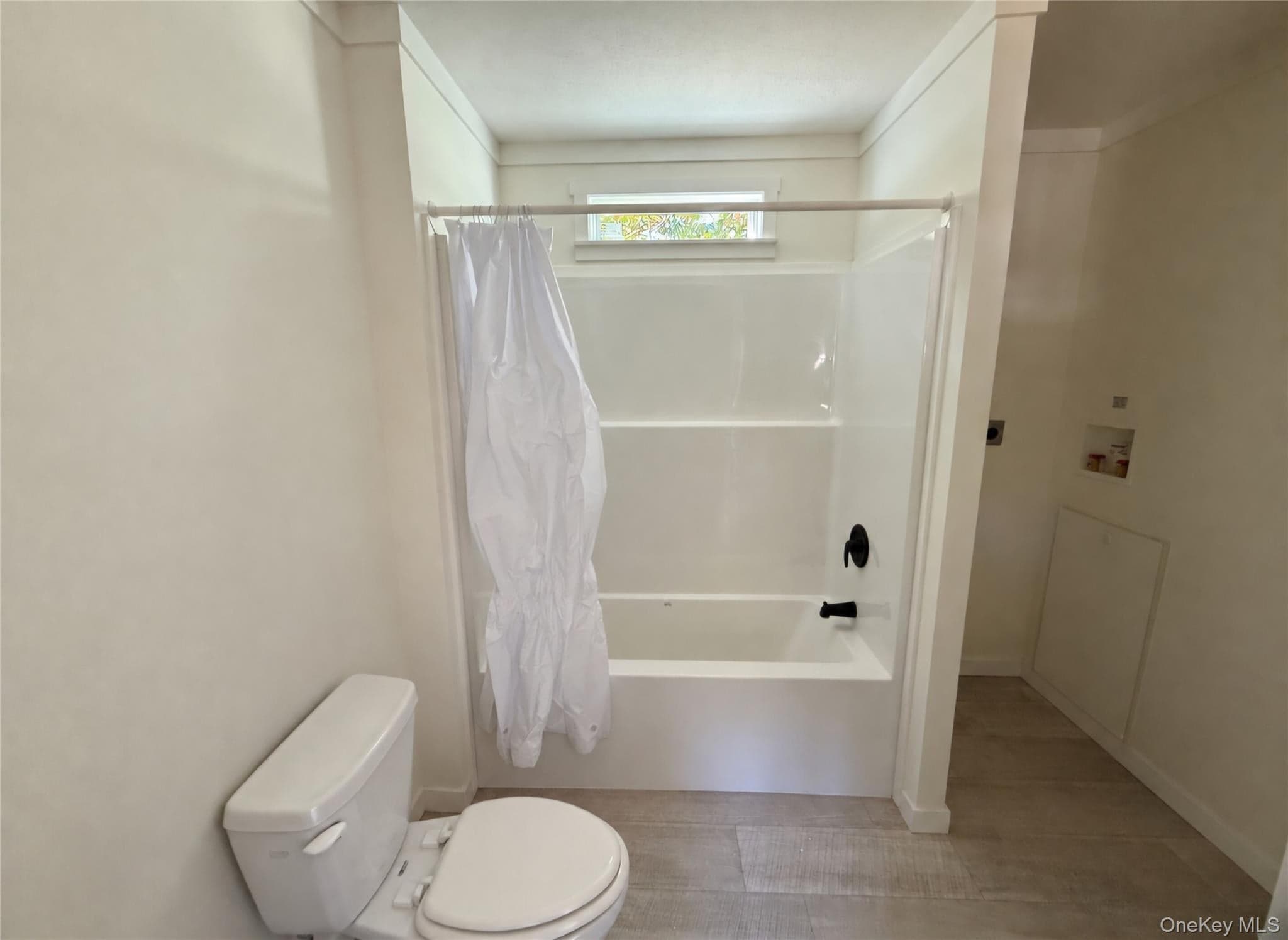 117 Forest Park (aka Hubert St) thumbnail 7