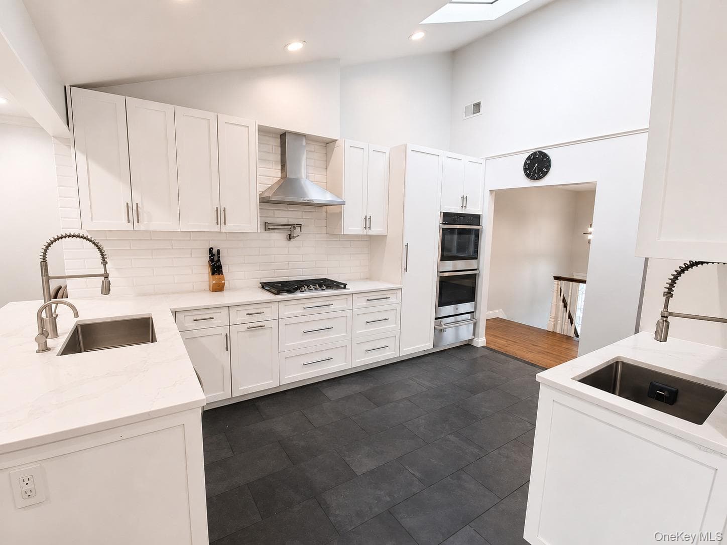 586 Harless Place thumbnail 10
