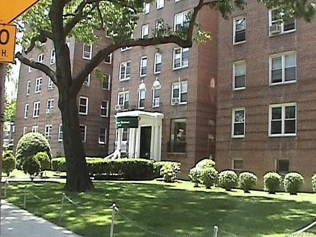 143-25 84th Drive Unit: 2E thumbnail 2
