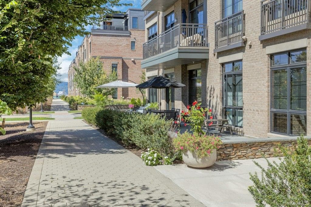 201 Horseman Boulevard Unit: 101 thumbnail 2