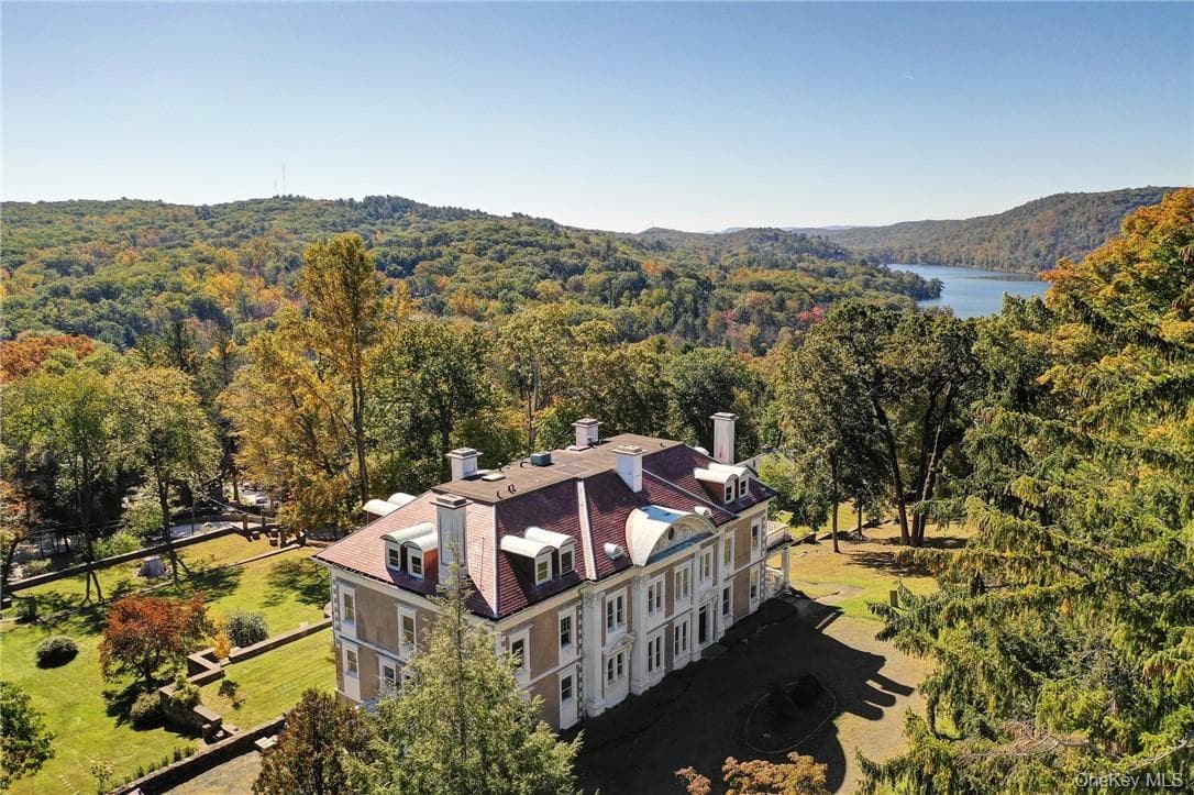 118 Tower Hill Road, Tuxedo Park