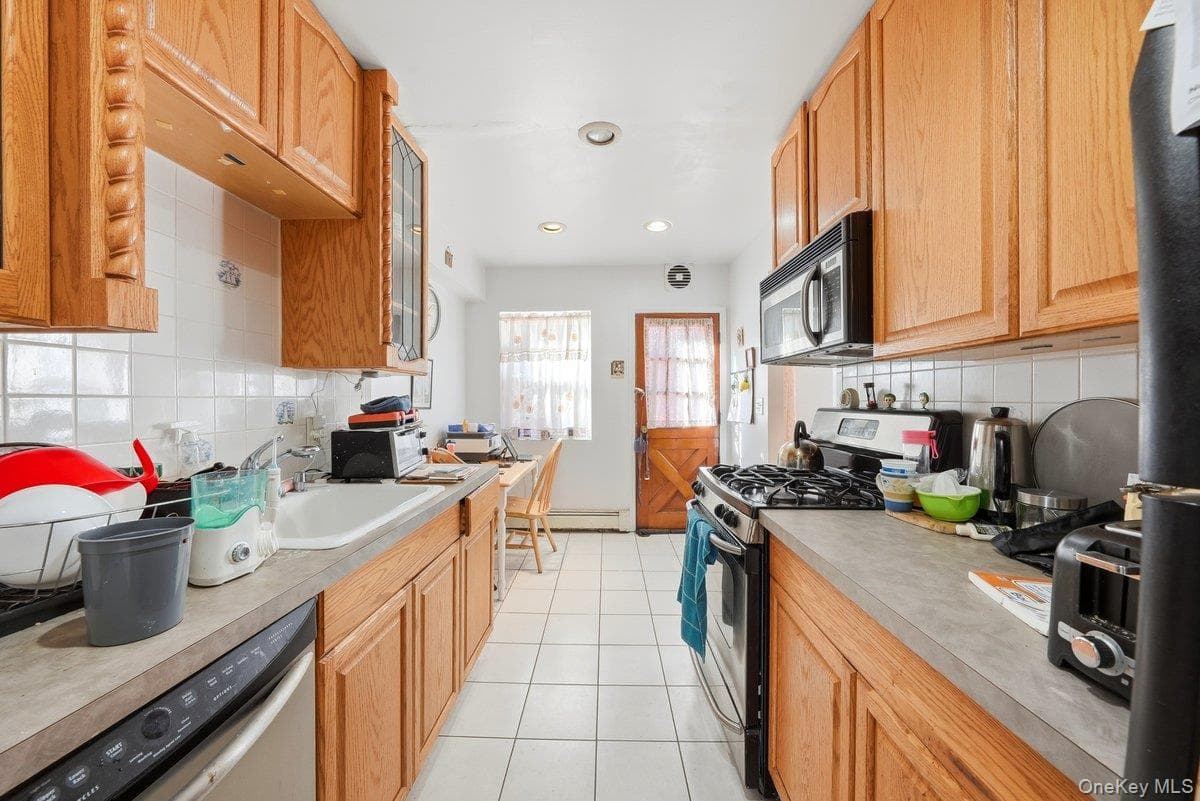 6121 Huxley Avenue thumbnail 5