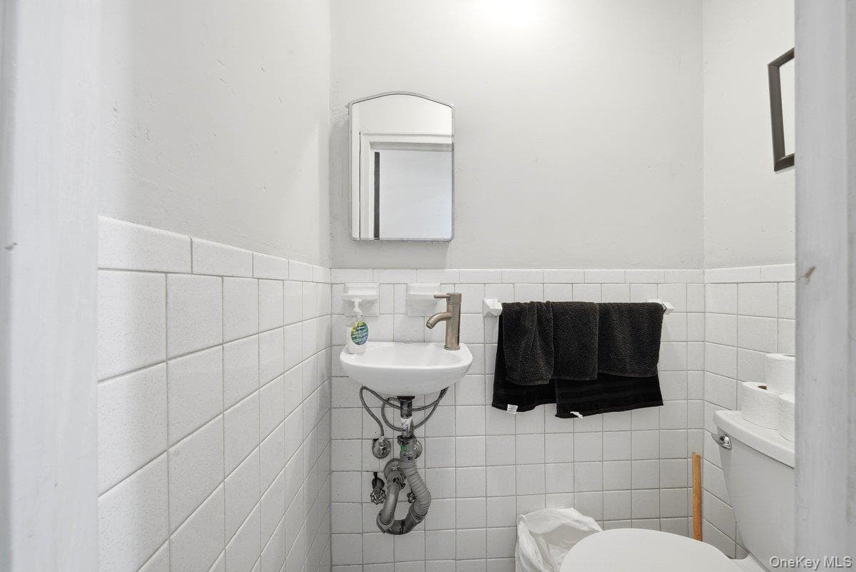 6121 Huxley Avenue thumbnail 12