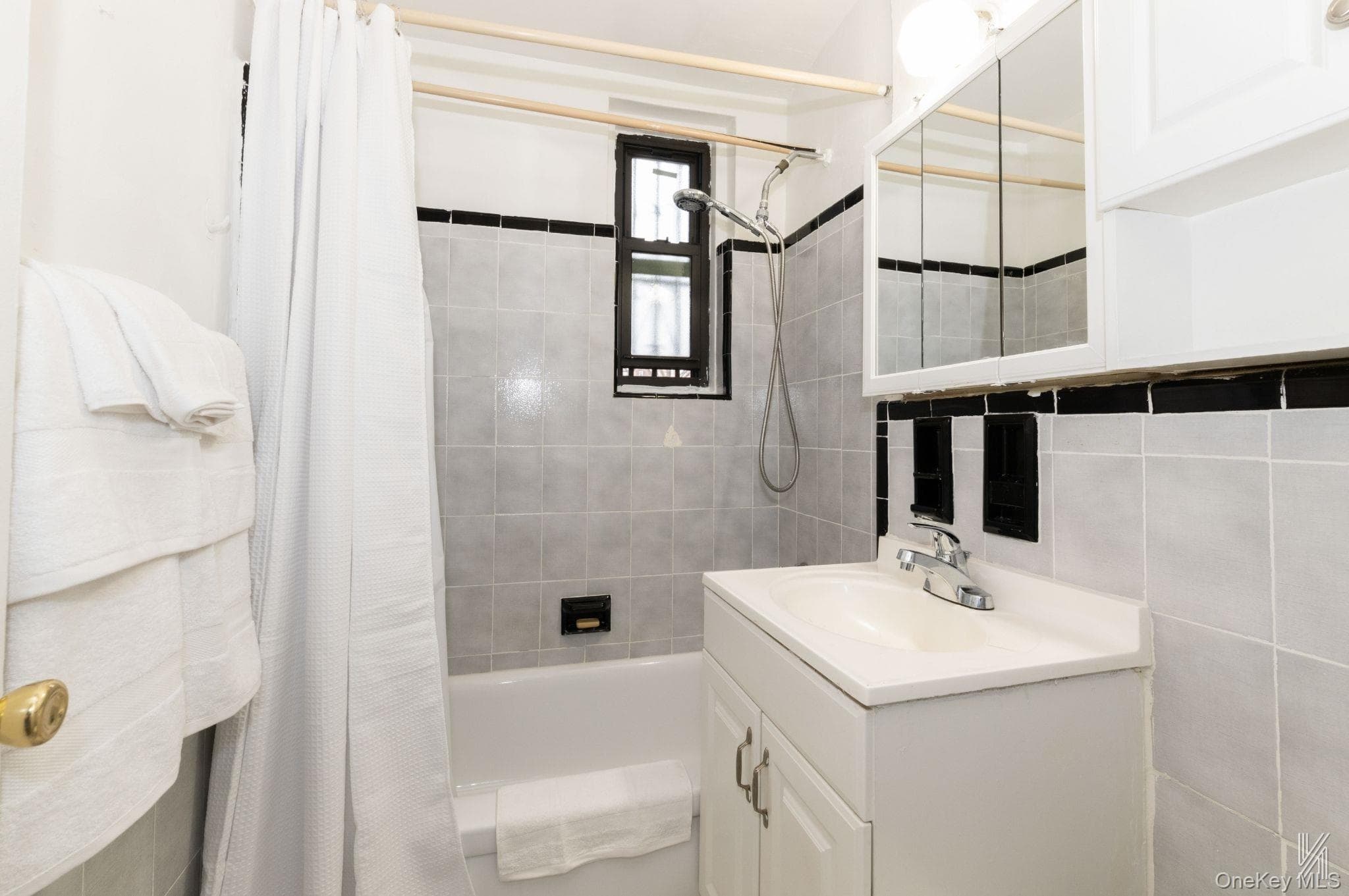 33-24 Junction Boulevard Unit: 1R thumbnail 16