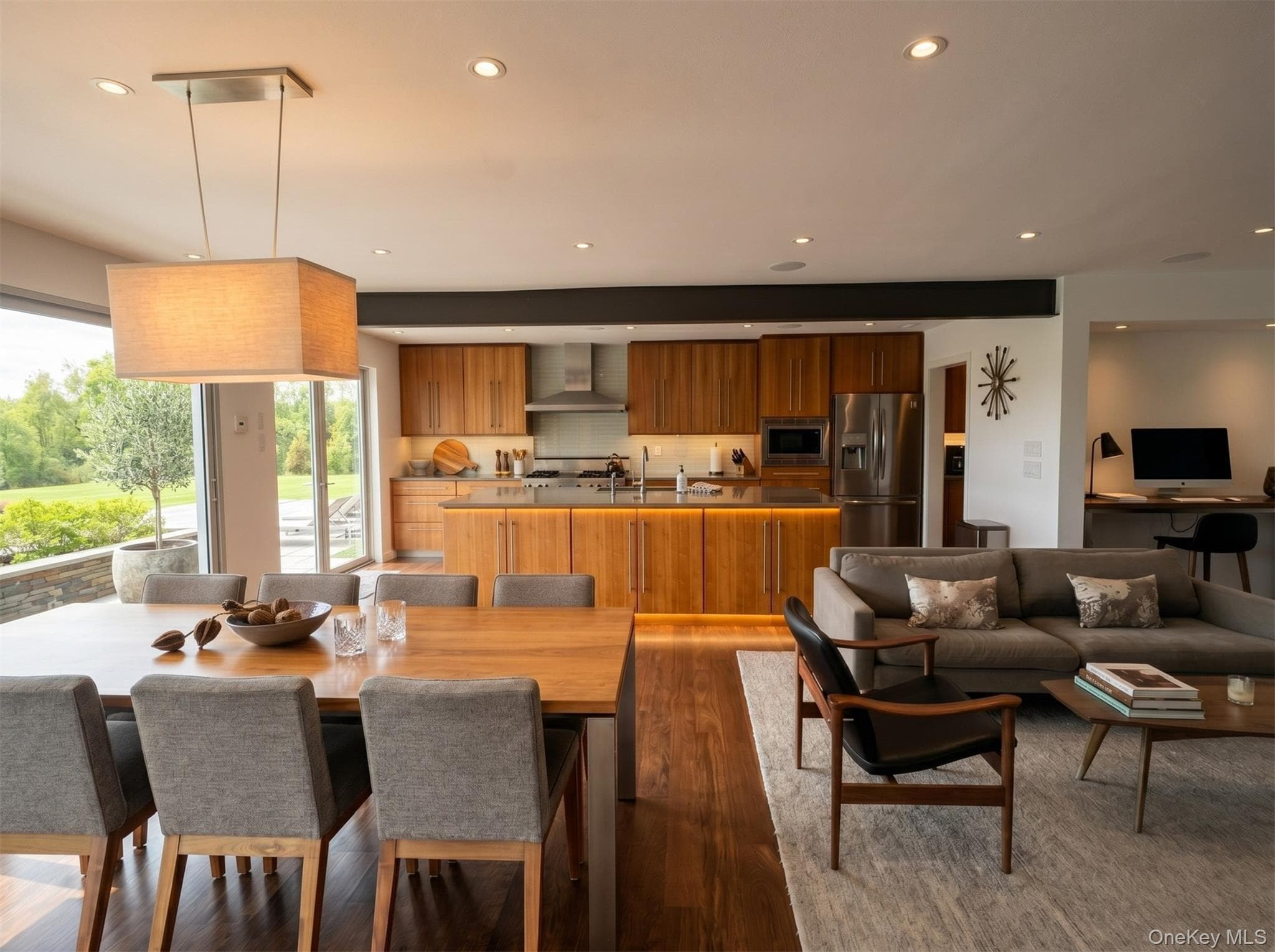 33 Ford Road thumbnail 8