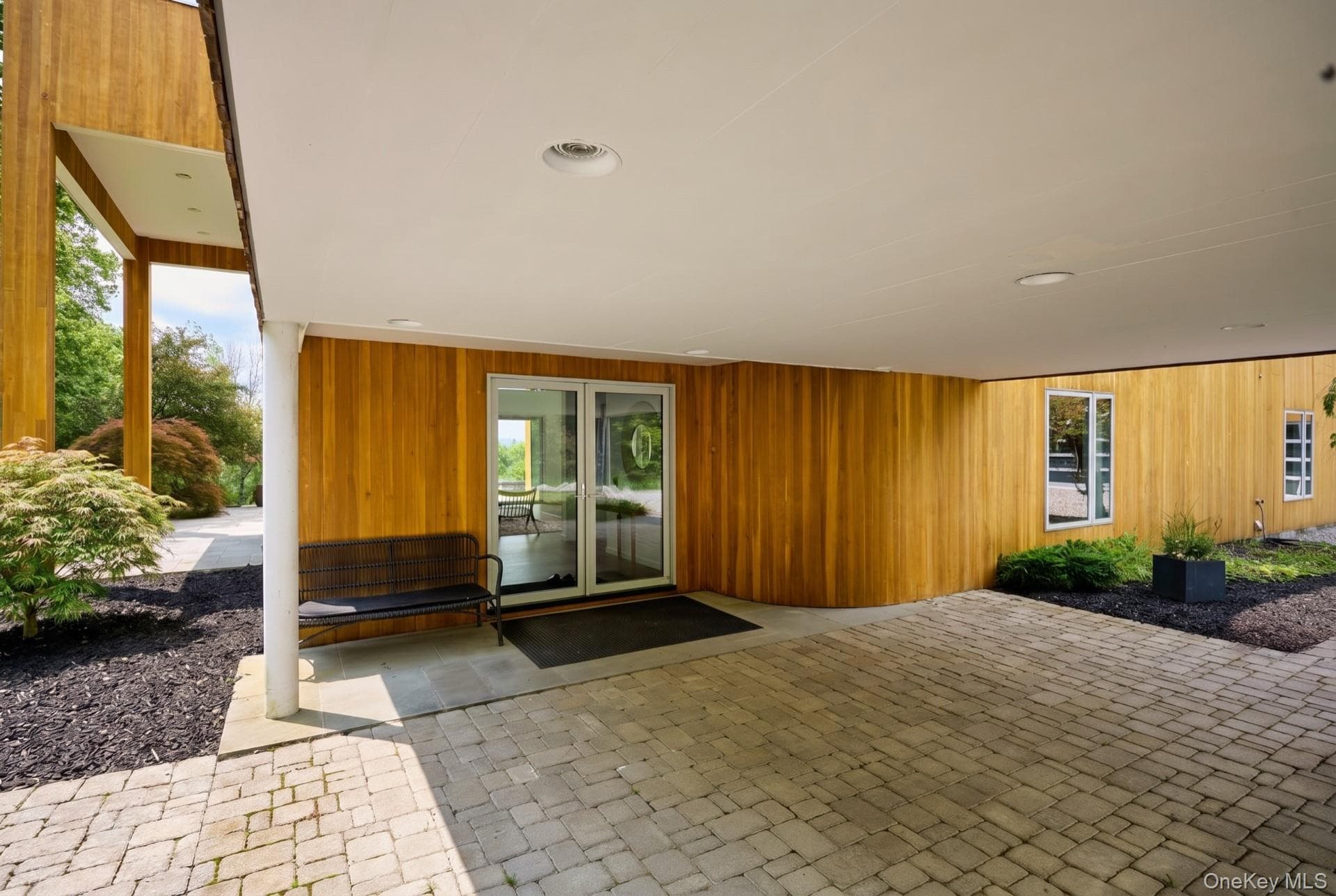 33 Ford Road thumbnail 4