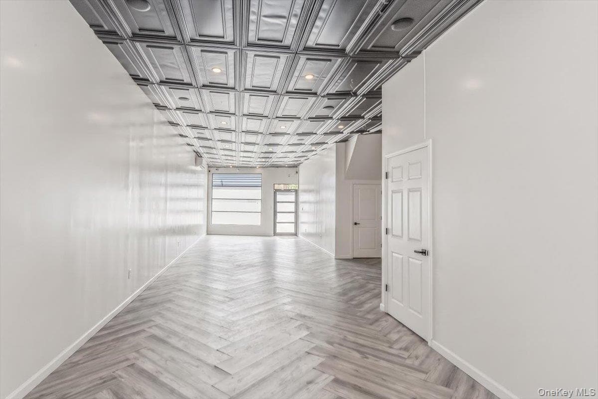 6717 Myrtle Avenue thumbnail 10
