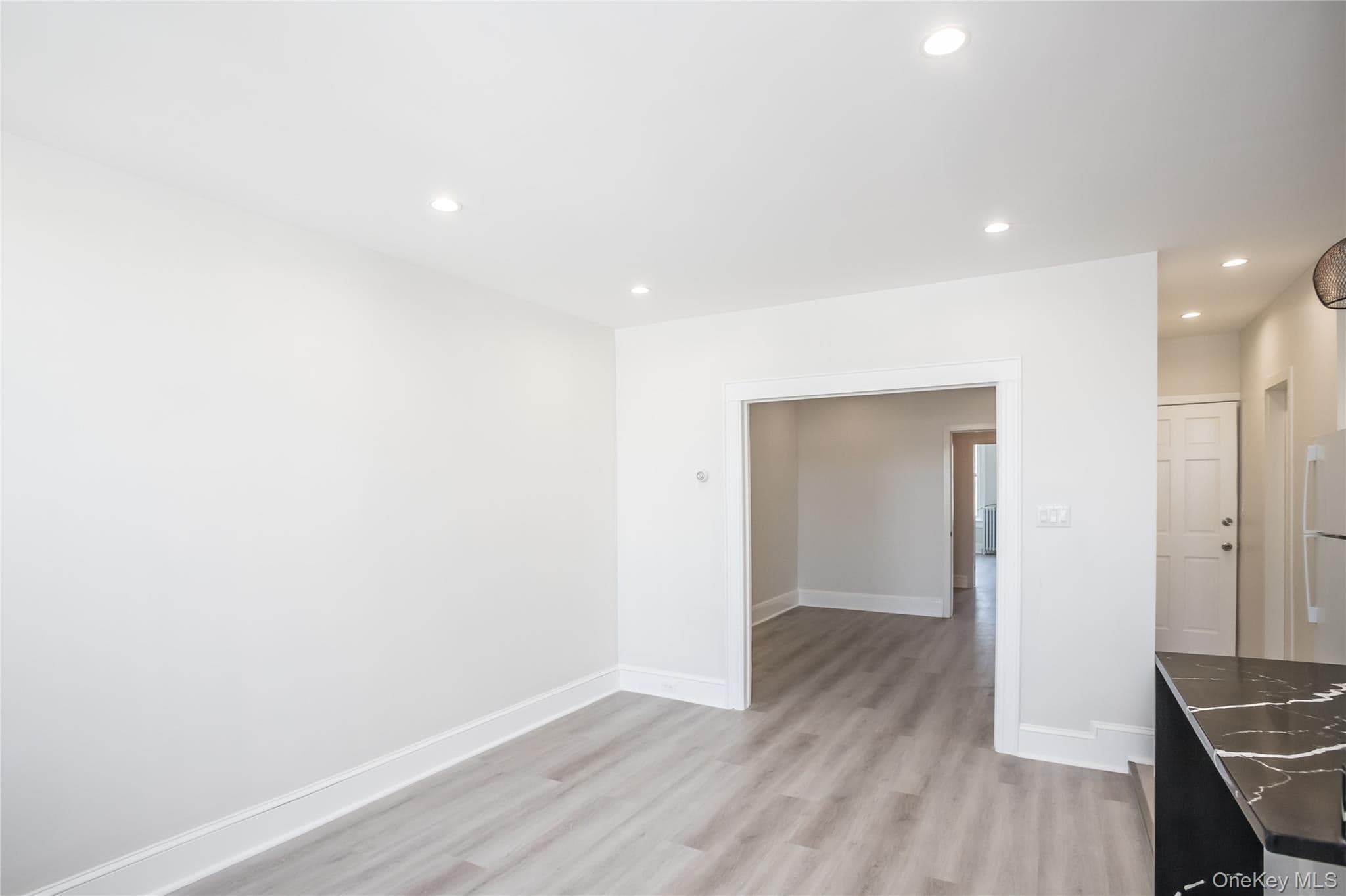 6717 Myrtle Avenue thumbnail 23