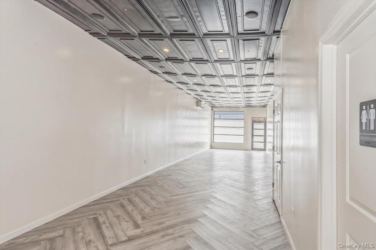6717 Myrtle Avenue thumbnail 11