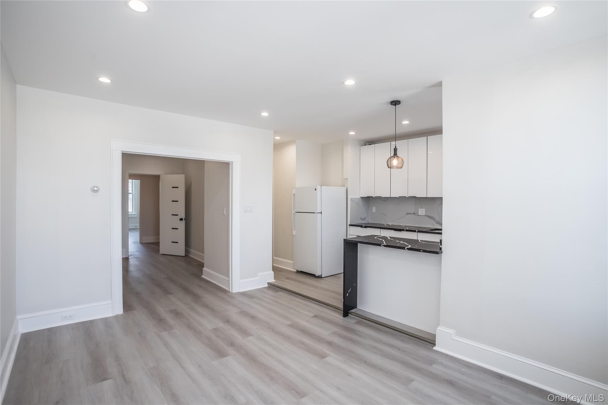 6717 Myrtle Avenue thumbnail 20