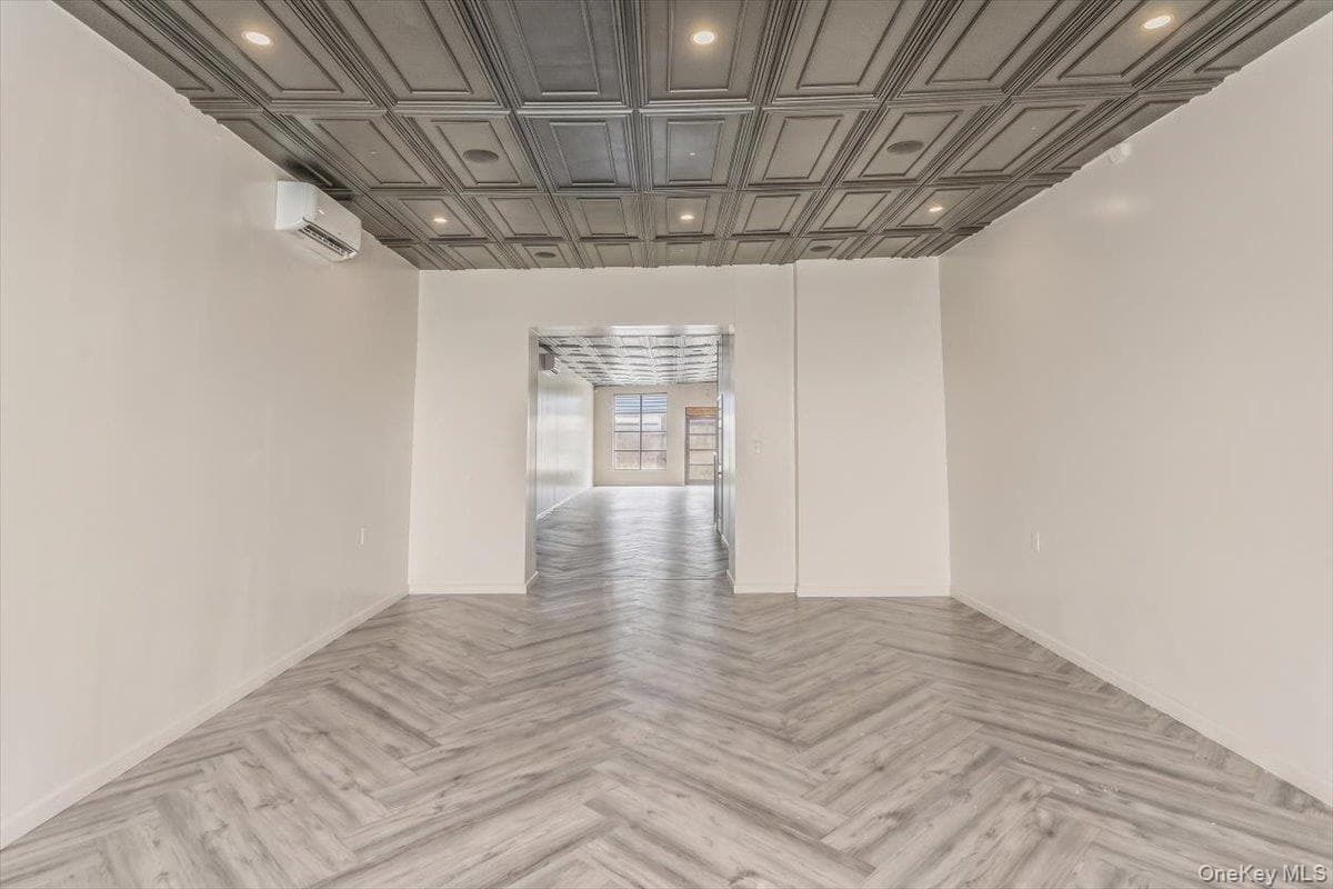 6717 Myrtle Avenue thumbnail 12