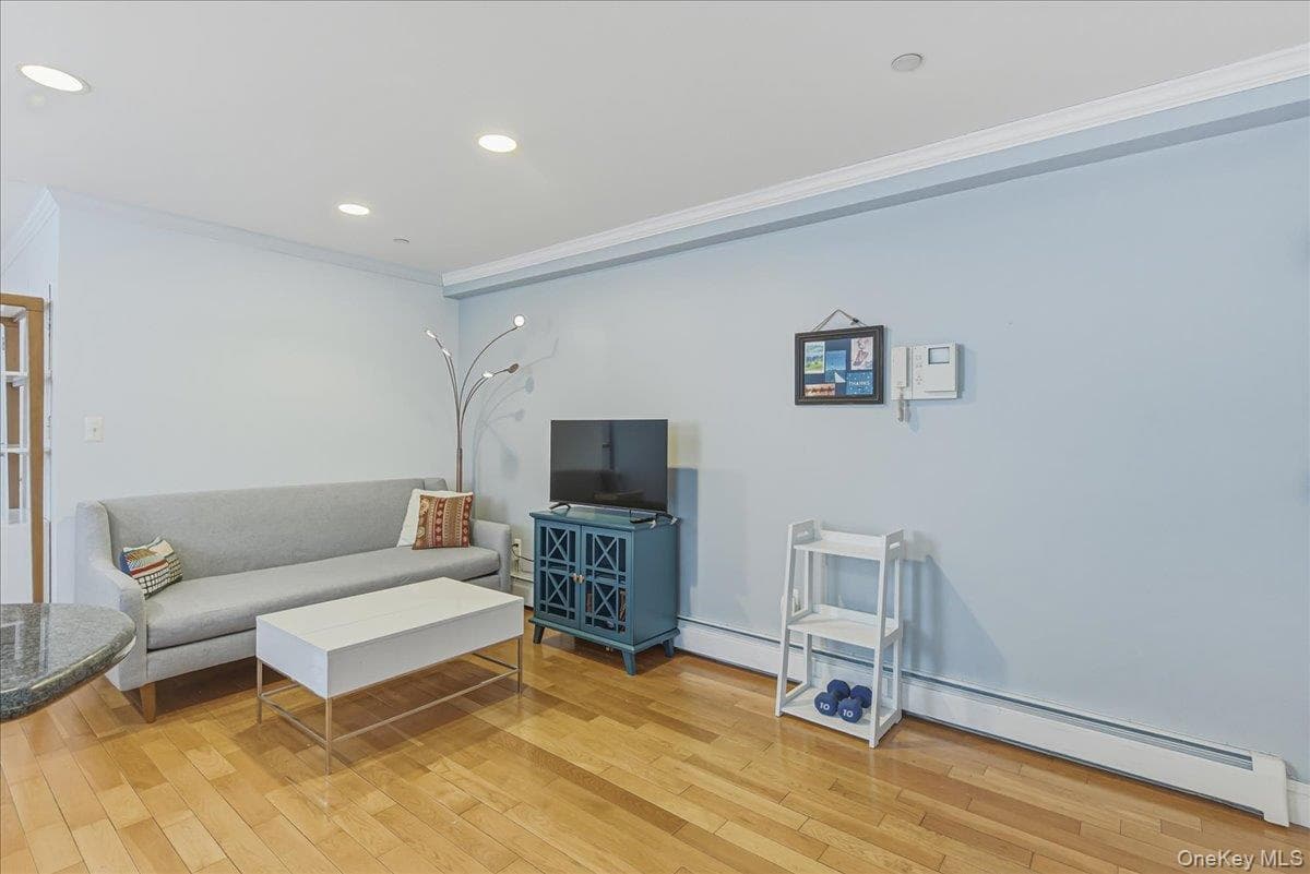 83-71 116th Street Unit: 4B thumbnail 4