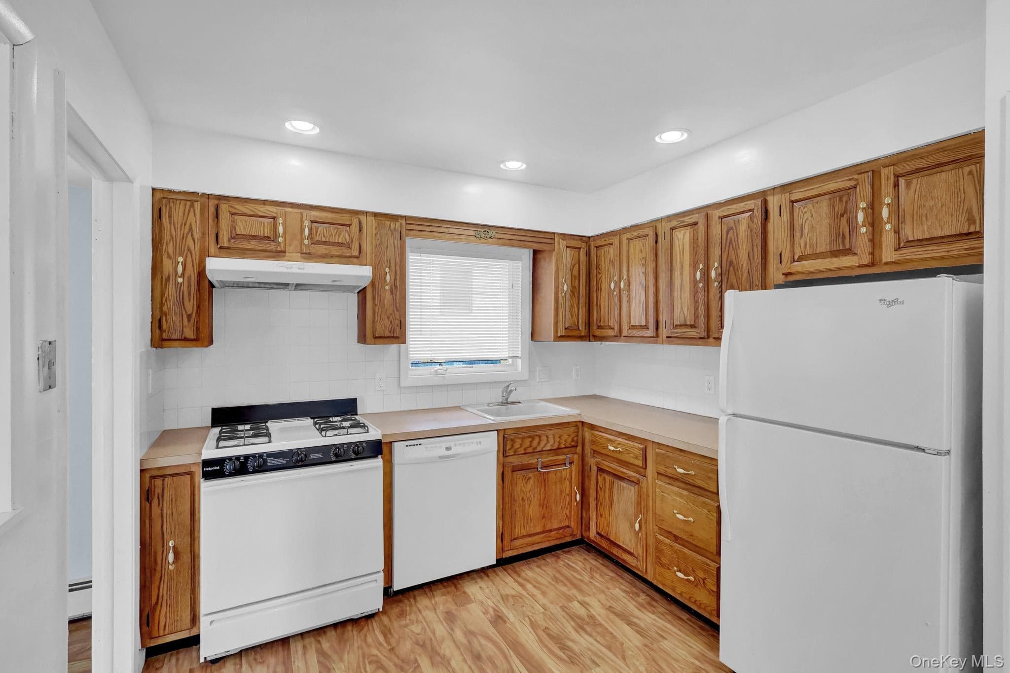 335 E State Street thumbnail 13