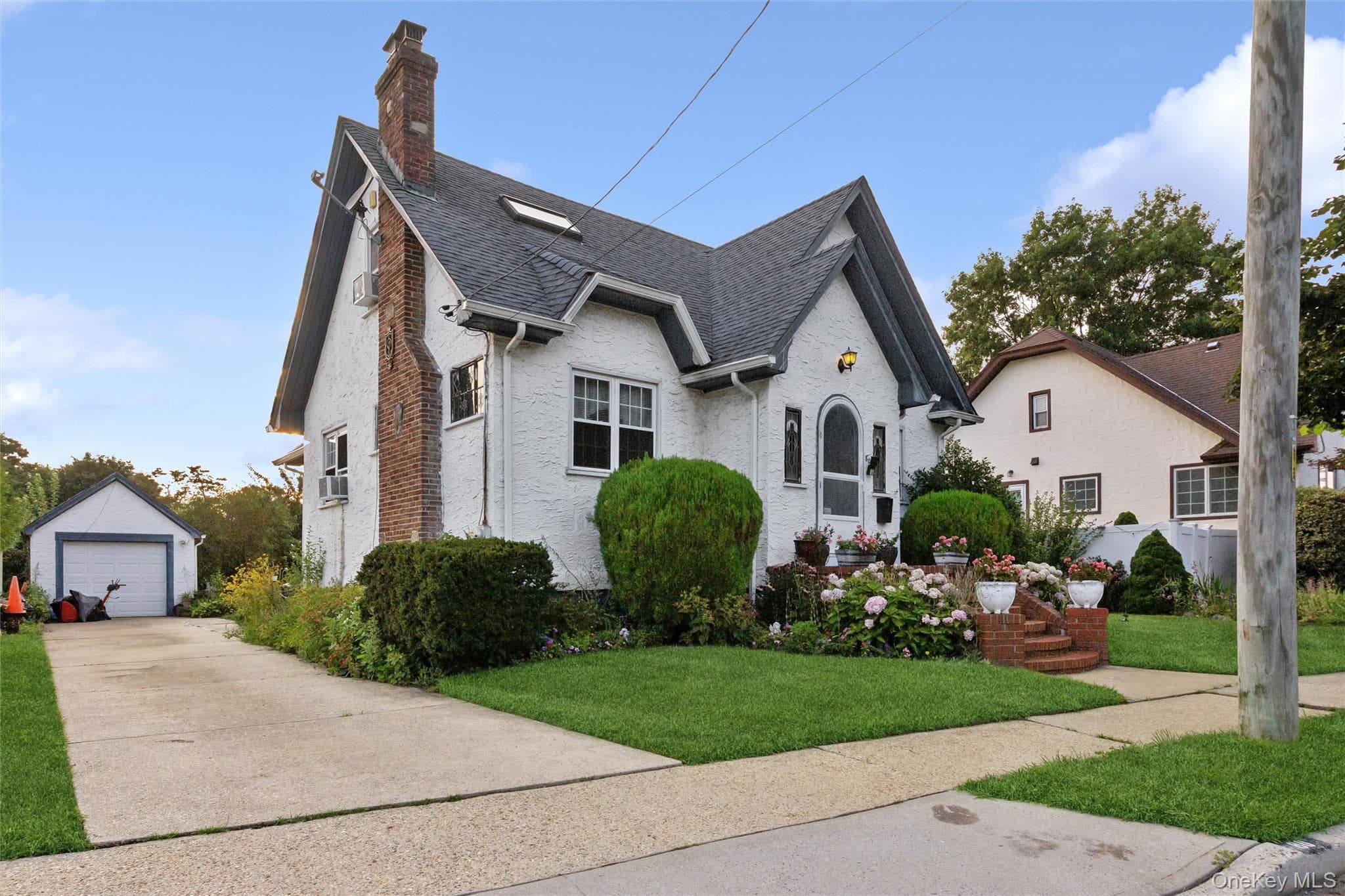 80 Dobson Avenue photo 1