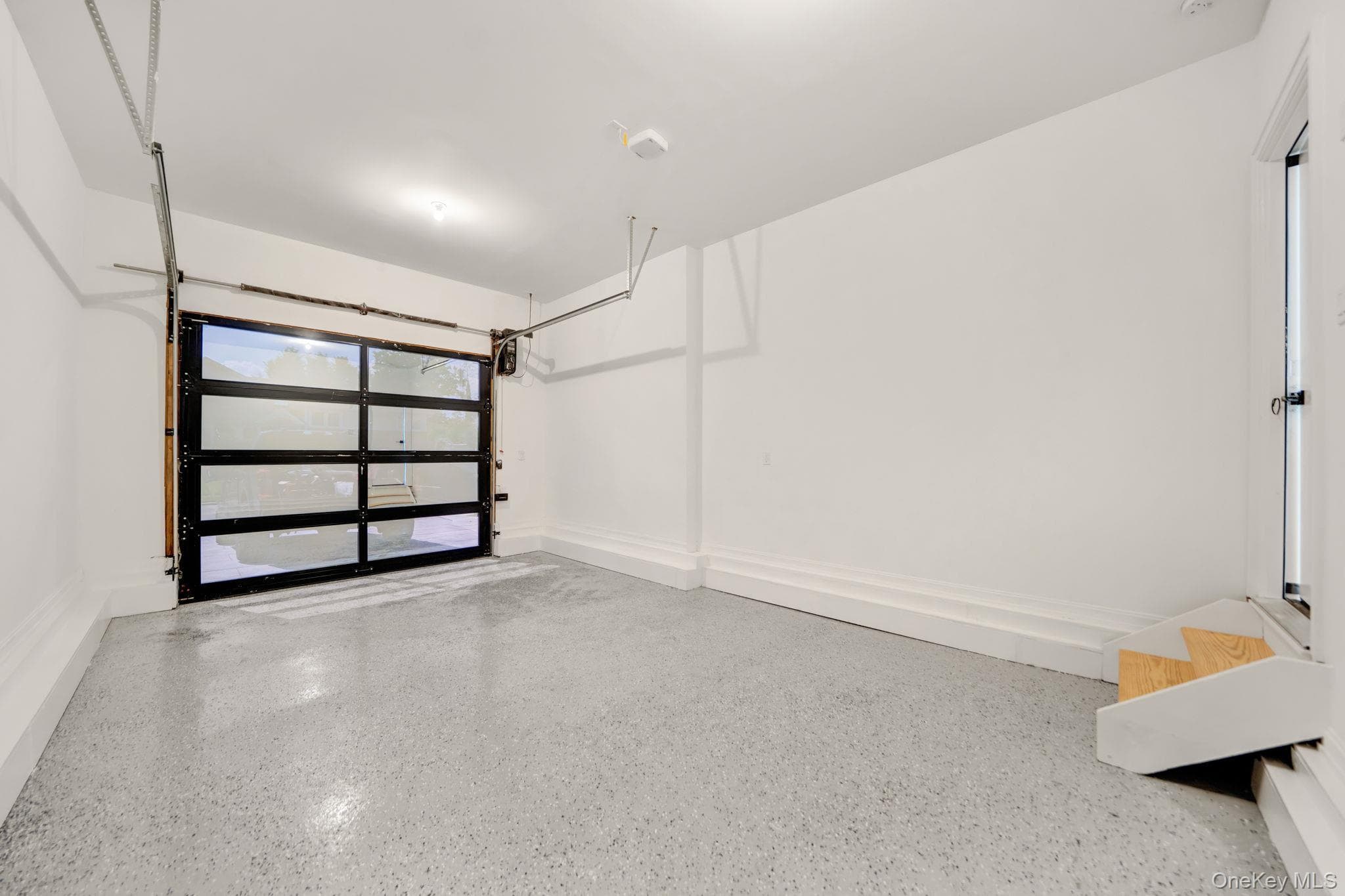 1931 Stratford Drive thumbnail 17