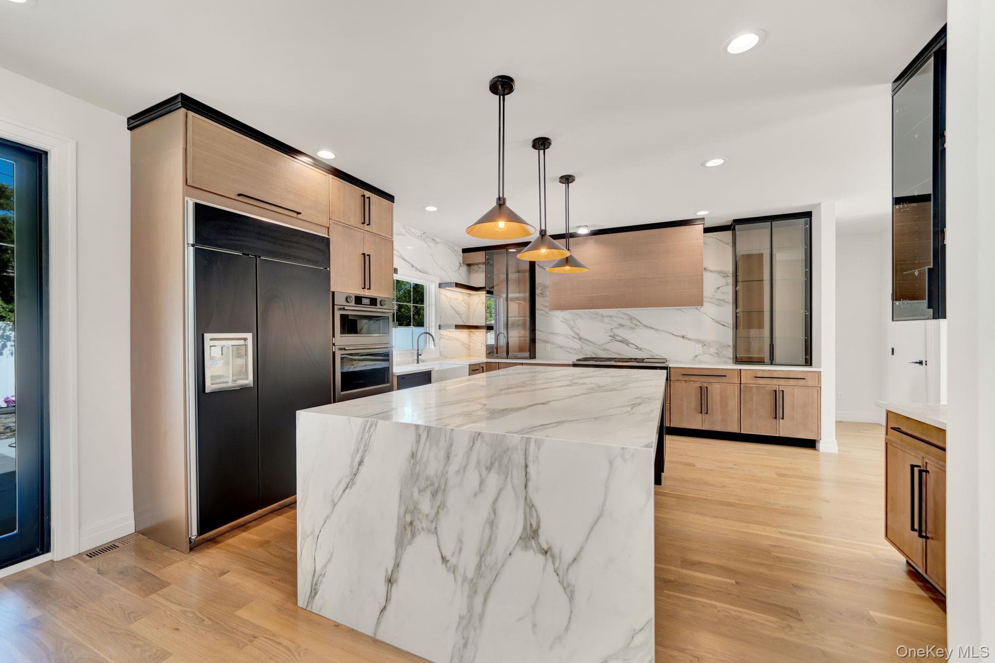 1931 Stratford Drive thumbnail 11