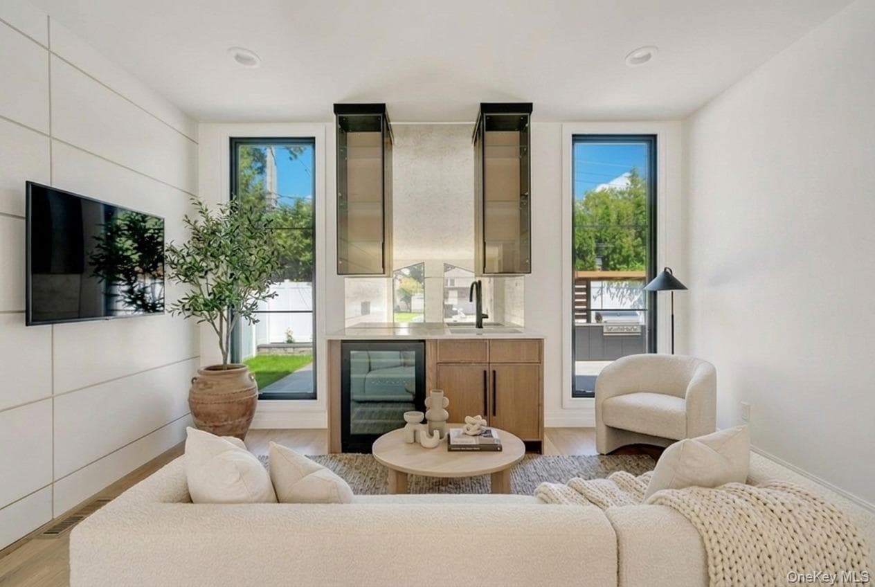 1931 Stratford Drive thumbnail 5