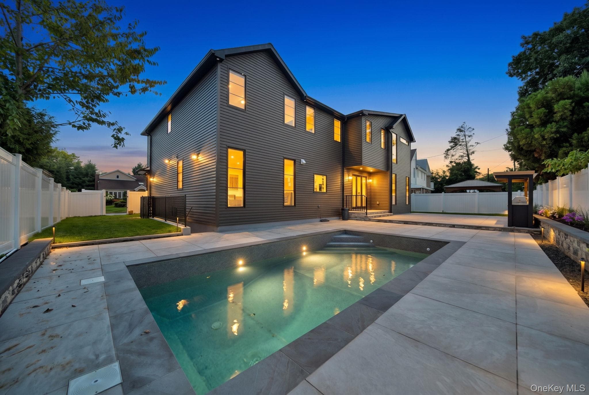 1931 Stratford Drive thumbnail 3