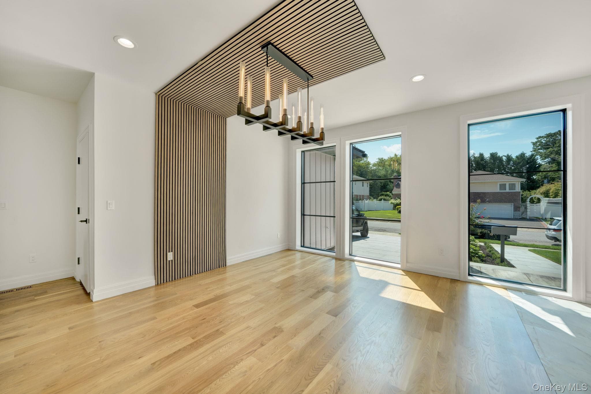 1931 Stratford Drive thumbnail 12