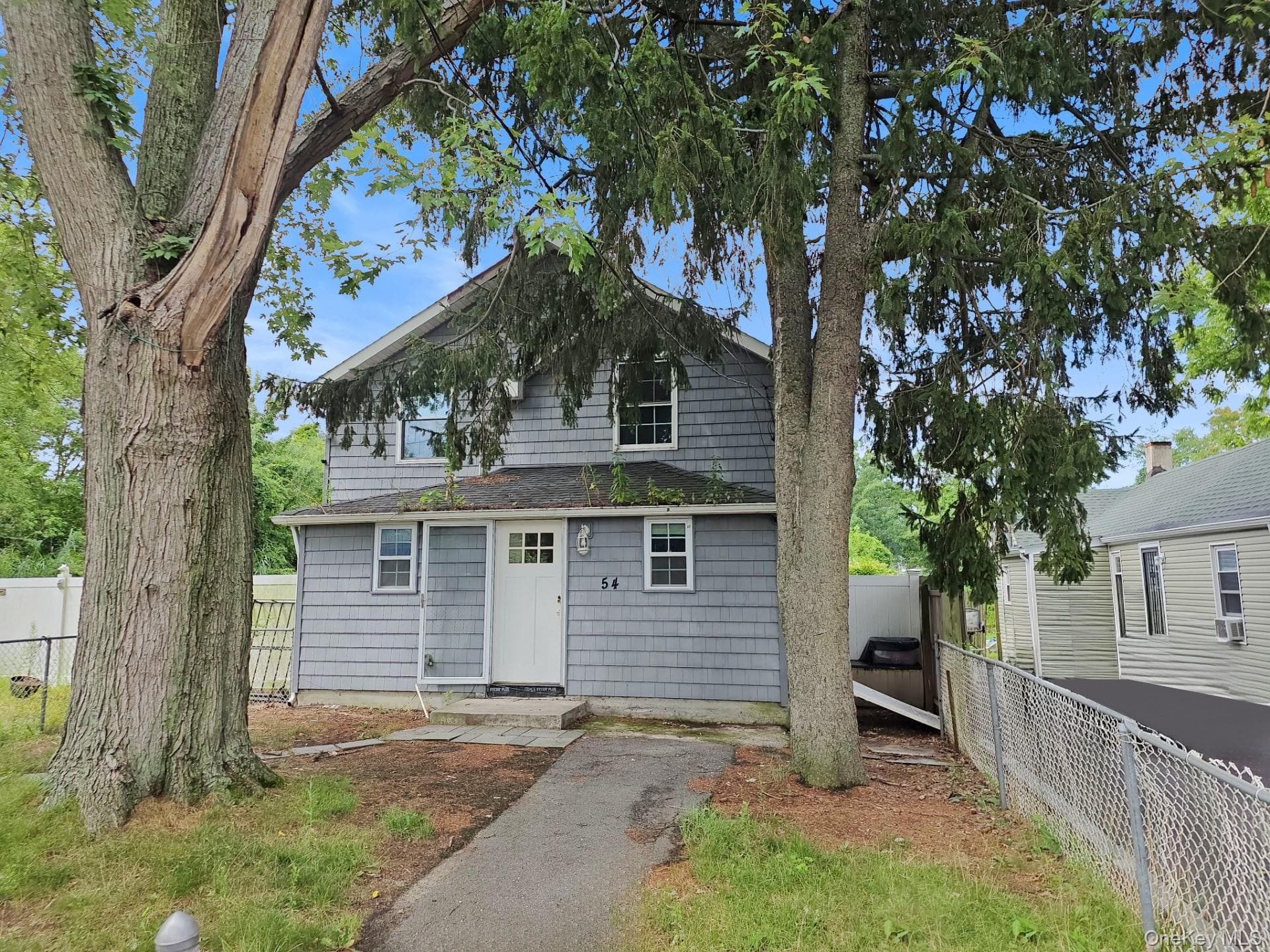 54 Oneill Avenue photo 1
