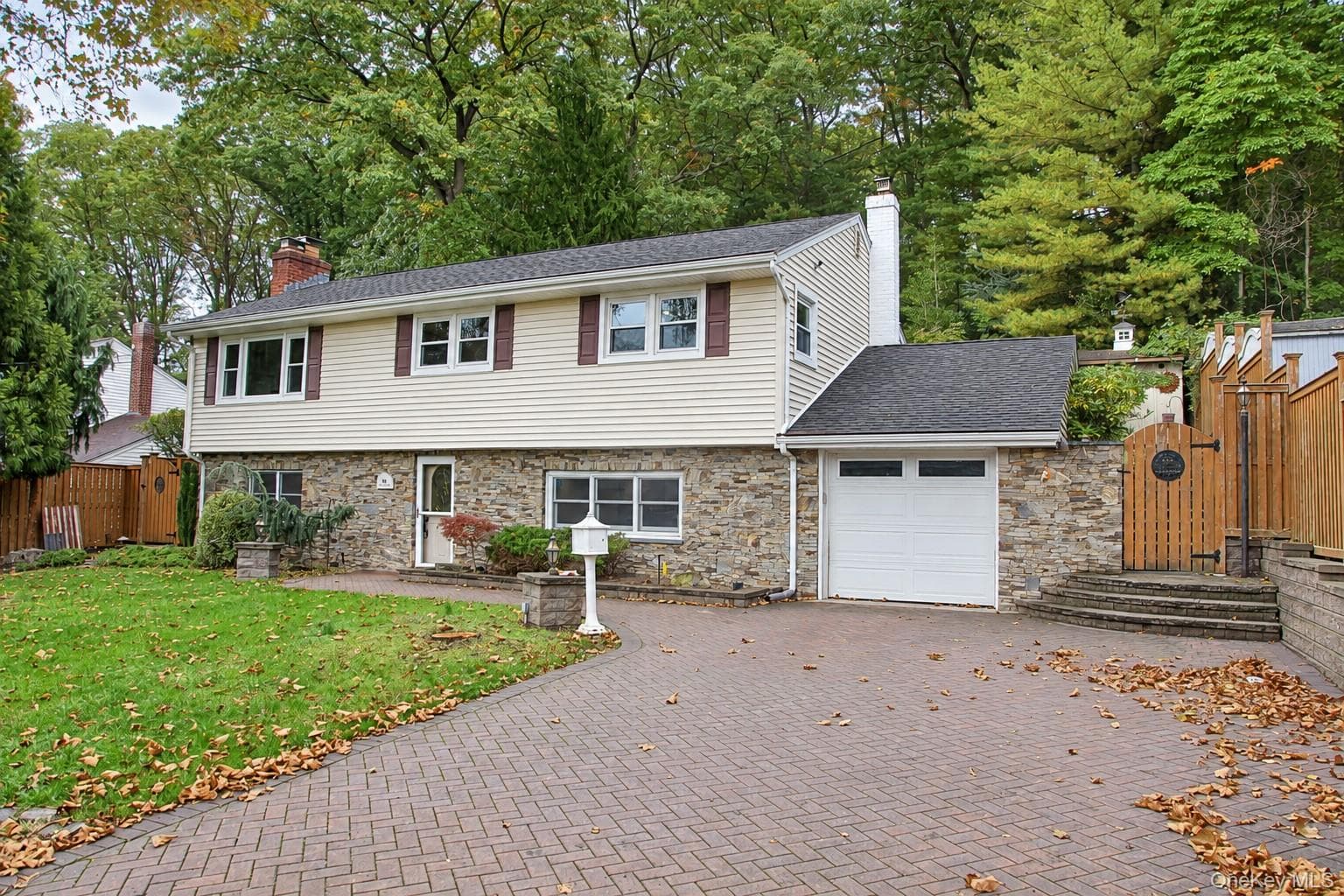 86 Iceland Drive thumbnail 11