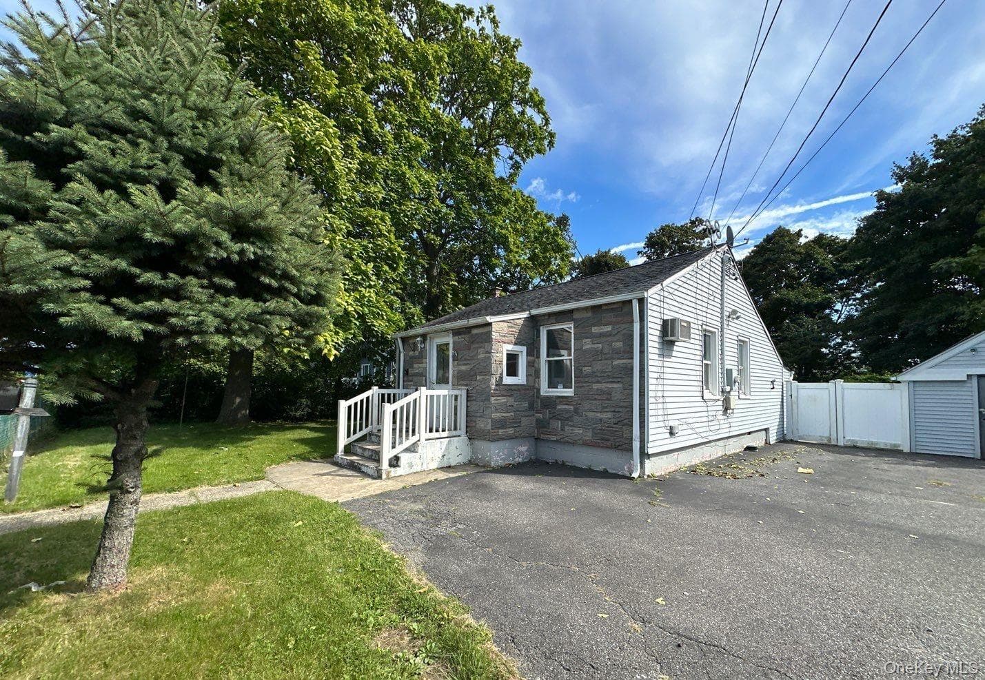 184 Suffolk Avenue, Brentwood
