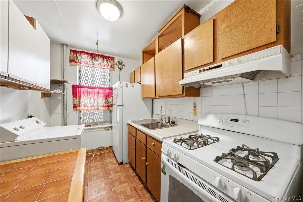 1200 Woodycrest Avenue Unit: 1C thumbnail 5